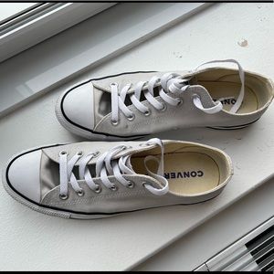 Converse Chuck Taylor All Stars | Light Grey | Size 10